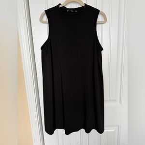 Sleeveless Black A-line Dress